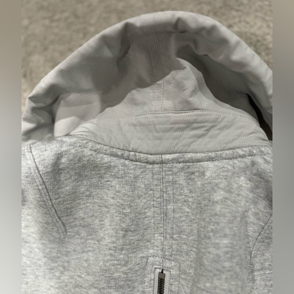 Lululemon Athletica En Route Jacket, Women’s Size 6 Grey Zip Vent, Zip Pockets - Picture 9 of 16